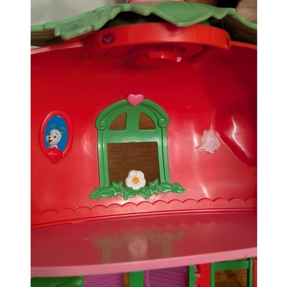 Strawberry Shortcake Berry Cafe Playset - Picture 4 of 11